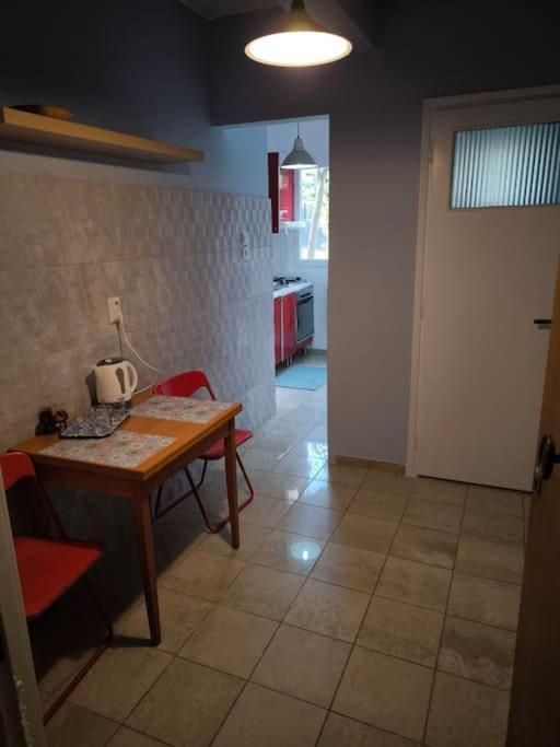Apartment 50 Meters From The Beach Loutráki Esterno foto