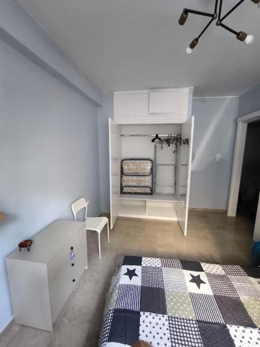 Apartment 50 Meters From The Beach Loutráki Esterno foto